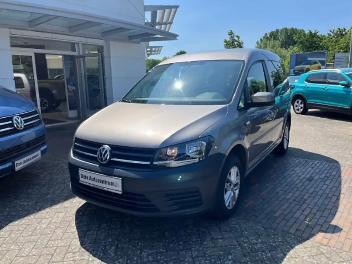 Gebraucht VW Caddy Trendline 102 PS (75 kW) 2019 Mojave beige metallic (metallic) Van / Kleinbus