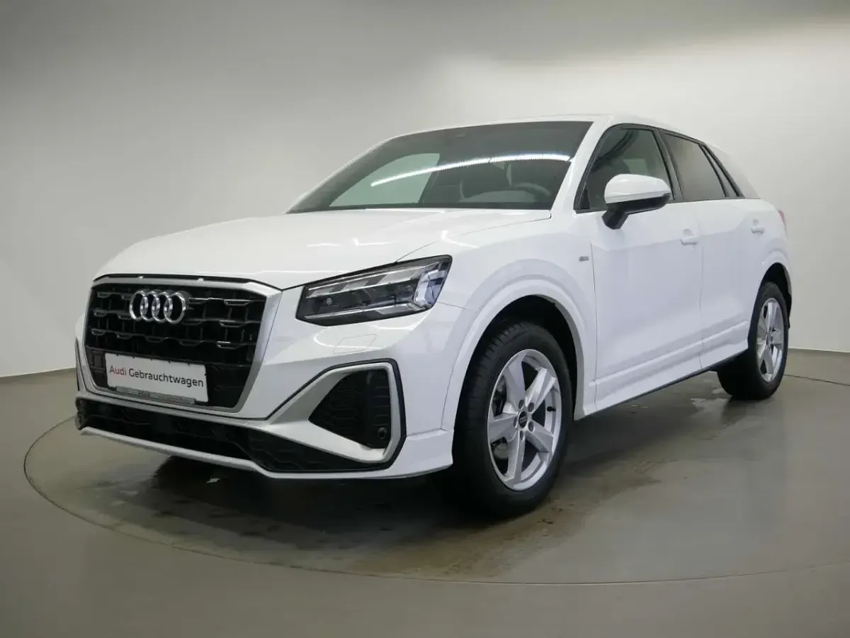 Gebraucht Audi Q2 S-Line 150 PS (110 kW) 2024 Arkonaweiss SUV