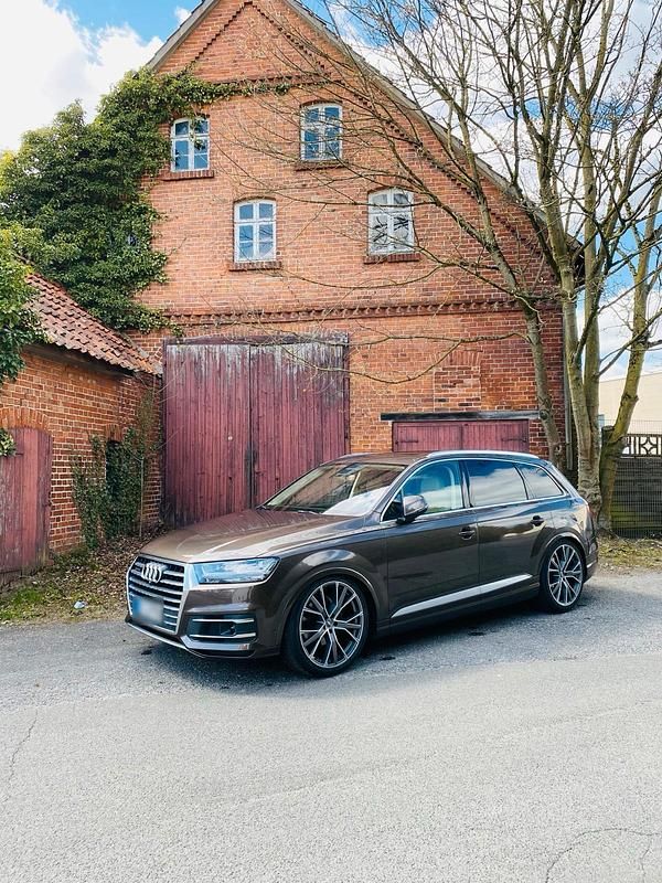 Gebraucht Audi Q7 Ambiente 330 PS (242 kW) 2016 Braun SUV