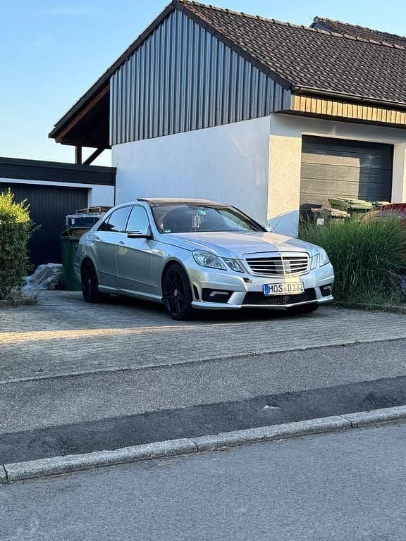 Gebraucht Mercedes E500 AMG 387 PS (284 kW) 2010 Silber Limousine