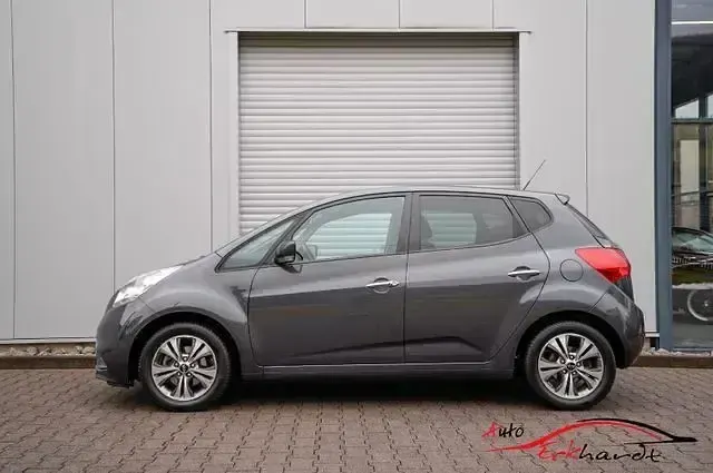 Gebraucht Kia Venga DREAM-TEAM Edition 125 PS (91 kW) 2017 Grau Kleinwagen