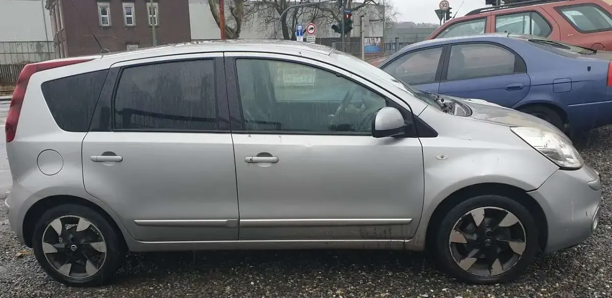 Gebraucht Nissan Note 88 PS (64 kW) 2012 Grau Kleinwagen