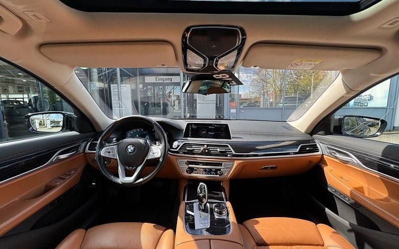 Gebraucht BMW 740 Efficient Dynamics 340 PS (250 kW) 2021 Sophistograu brillanteffekt Limousine