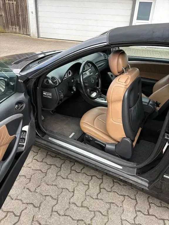 Gebraucht Mercedes CLK320 Elegance 224 PS (164 kW) 2008 Schwarz Cabrio