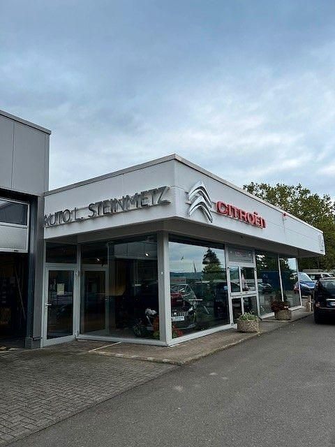 Grün Gebraucht 2016 Peugeot 2008 Allure SUV | 9.990 € (Fairer Preis) - Bild 1/1