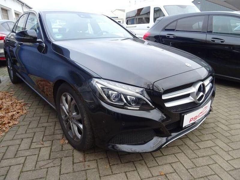 Gebraucht Mercedes C180 156 PS (114 kW) 2018 Schwarz Limousine