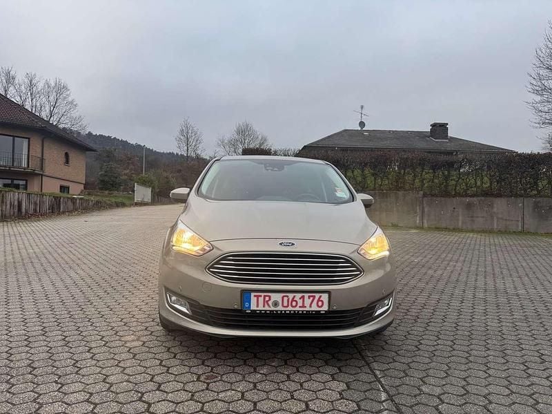Titangrau metallic Gebraucht 2018 Ford C-MAX Titanium Van / Kleinbus | 11.000 € (Superpreis) - Bild 1/4