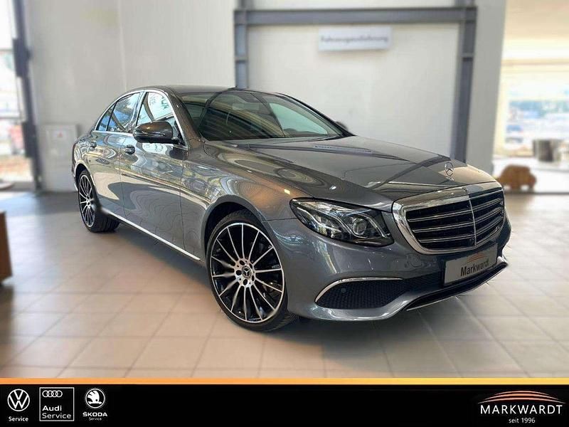 Gebraucht Mercedes E220 194 PS (142 kW) 2018 Selenitgrau  metalliclack Limousine