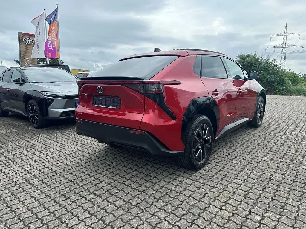 Neu Toyota bZ4X 150 kW (204 PS) 2026 Rot SUV