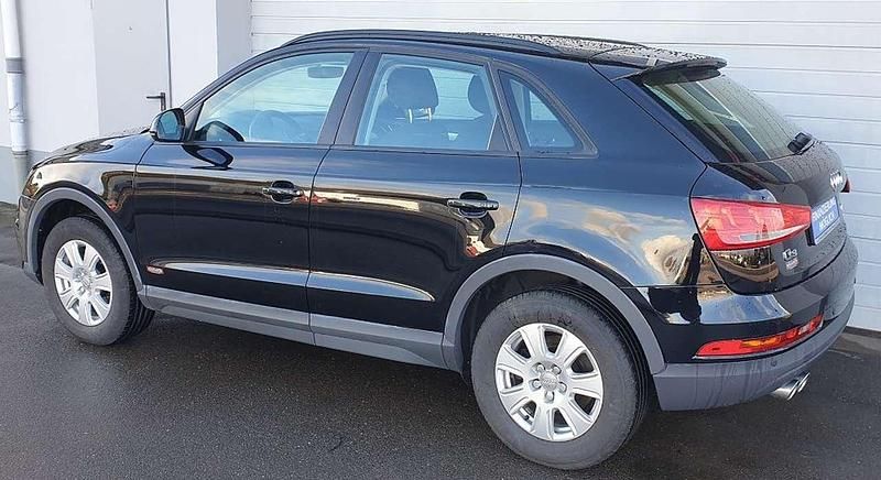 Gebraucht Audi Q3 Comfort 120 PS (88 kW) 2015 Brillantschwarz SUV