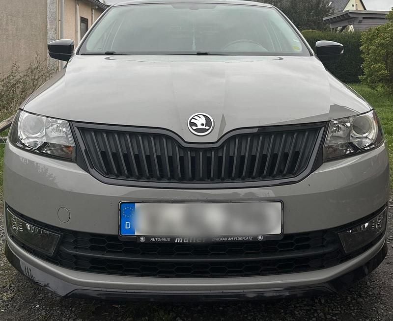 Grau Gebraucht 2015 Skoda Rapid Monte Carlo Limousine | 9.900 € (Teuer) - Bild 1/4