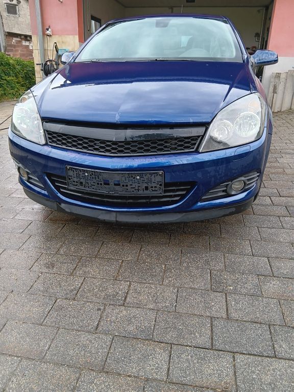 Blau Gebraucht 2006 Opel Astra GTC Limousine | 2.300 € (Guter Preis) - Bild 1/4