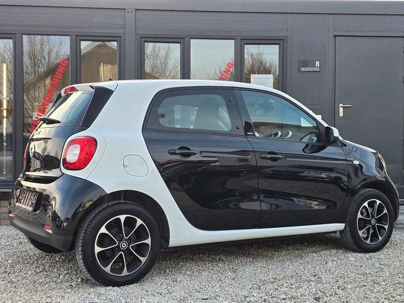 Gebraucht Smart ForFour 71 PS (52 kW) 2014 Schwarz Kleinwagen