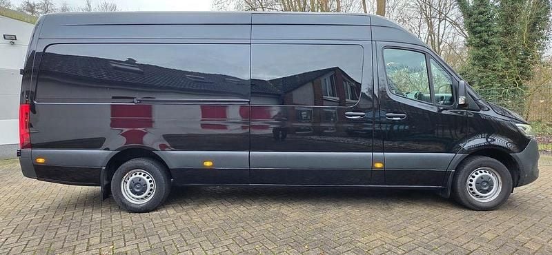 Schwarz Gebraucht 2022 Mercedes Sprinter Van | 49.900 € - Bild 1/4