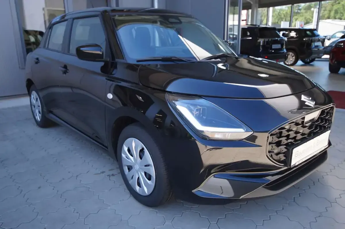 Neu Suzuki Swift Club 83 PS (61 kW) 2026 Super black pearl Kleinwagen