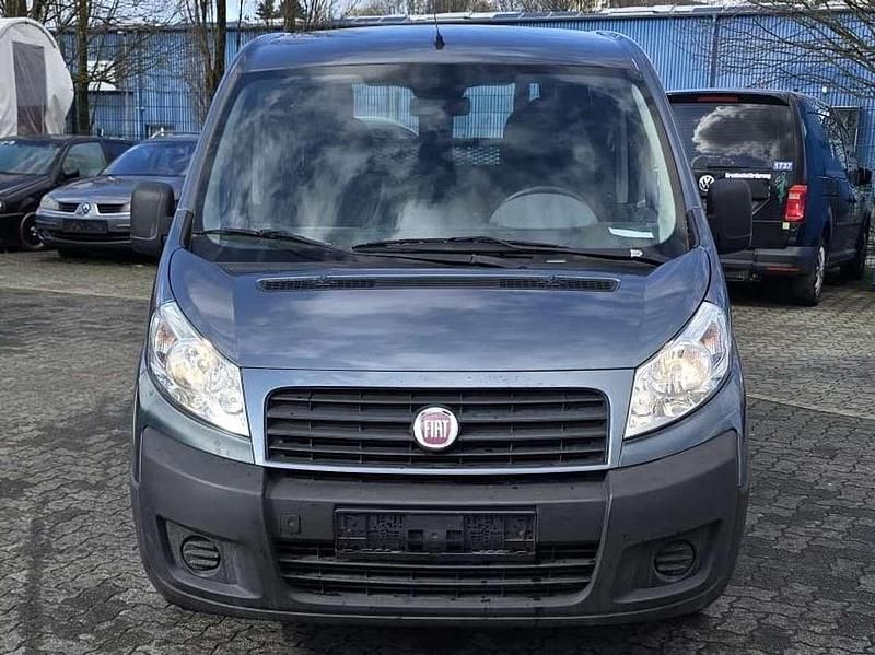 Gebraucht Fiat Scudo 90 PS (66 kW) 2010 Grau Van