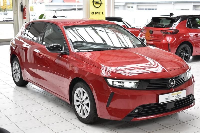 Gebraucht Opel Astra 131 PS (96 kW) 2024 Schwarz karbon schwarz met. Limousine