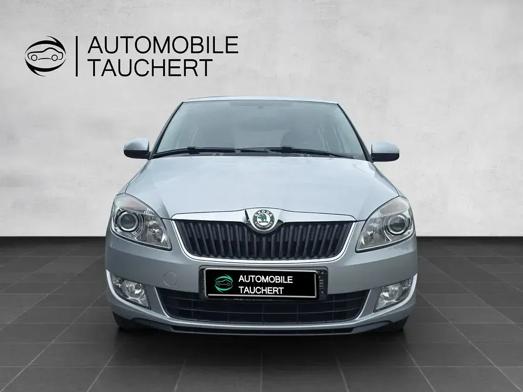 Gebraucht Skoda Fabia 105 PS (77 kW) 2011 Silber Limousine
