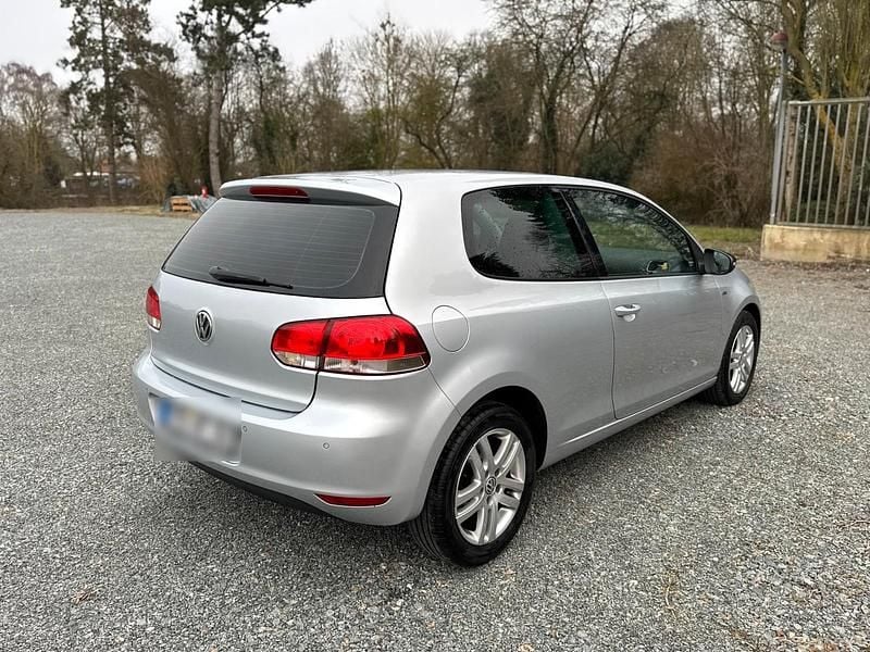 Gebraucht VW Golf VI Match 86 PS (63 kW) 2012 Silber Kleinwagen