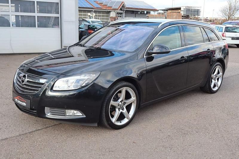 Schwarz Gebraucht 2010 Opel Insignia Sport Kombi | 6.900 € (Etwas zu teuer) - Bild 1/4