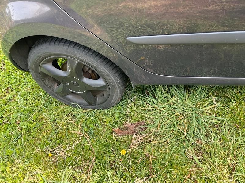 Second-hand Renault Modus 88 CP (64 kW) 2006 Maro Monovolum