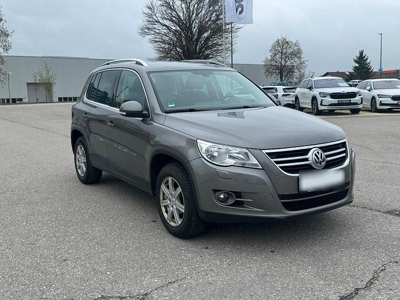 Używany VW Tiguan 140 KM (102 kW) 2010 Szary SUV