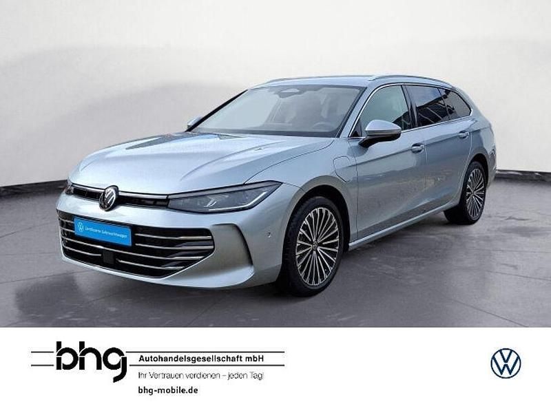 Oyster silver metallic Gebraucht 2025 VW Passat Elegance Kombi | 39.990 € (Guter Preis) - Bild 1/4