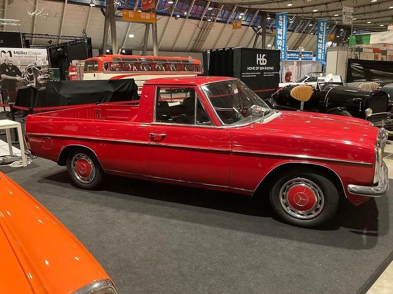Rot Gebraucht 1973 Mercedes 220 Abholung | 36.900 € - Bild 1/4