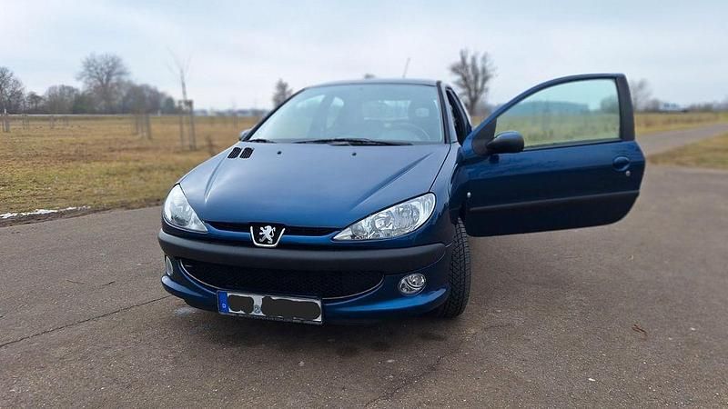 Gebraucht Peugeot 206 Filou 75 PS (55 kW) 2005 Blau Limousine