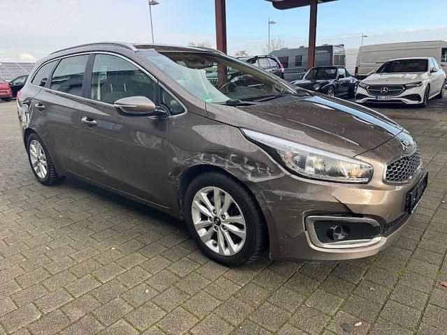 Gebraucht Kia Ceed Sportswagon Spirit 136 PS (100 kW) 2017 Beige Kombi