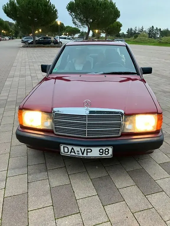 Gebraucht Mercedes 190 132 PS (97 kW) 1990 Rot Limousine
