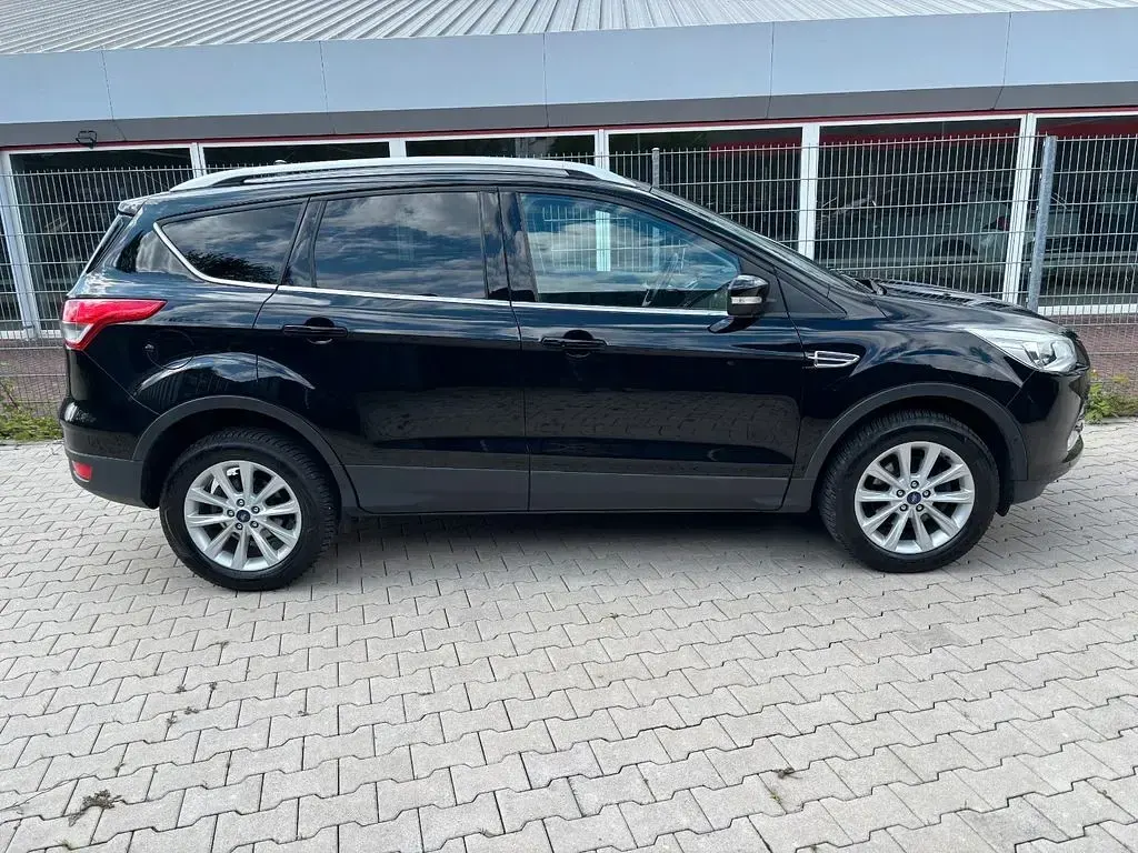 Gebraucht Ford Kuga Titanium 150 PS (110 kW) 2016 Schwarz SUV