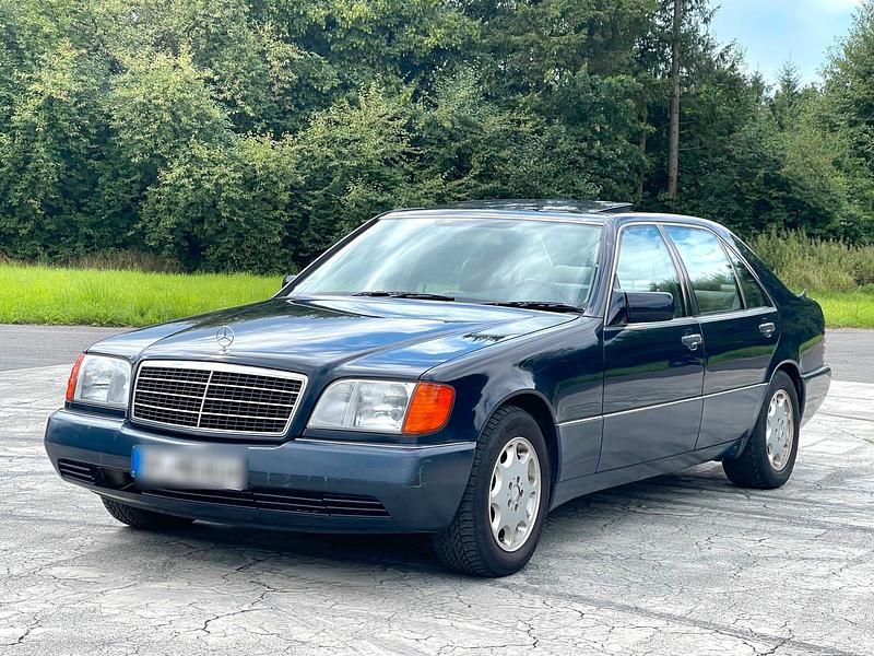 Blau Gebraucht 1992 Mercedes 400 Limousine | 7.499 € - Bild 1/4