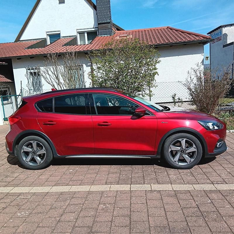 Gebraucht Ford Focus Active 125 PS (91 kW) 2019 Rot Limousine