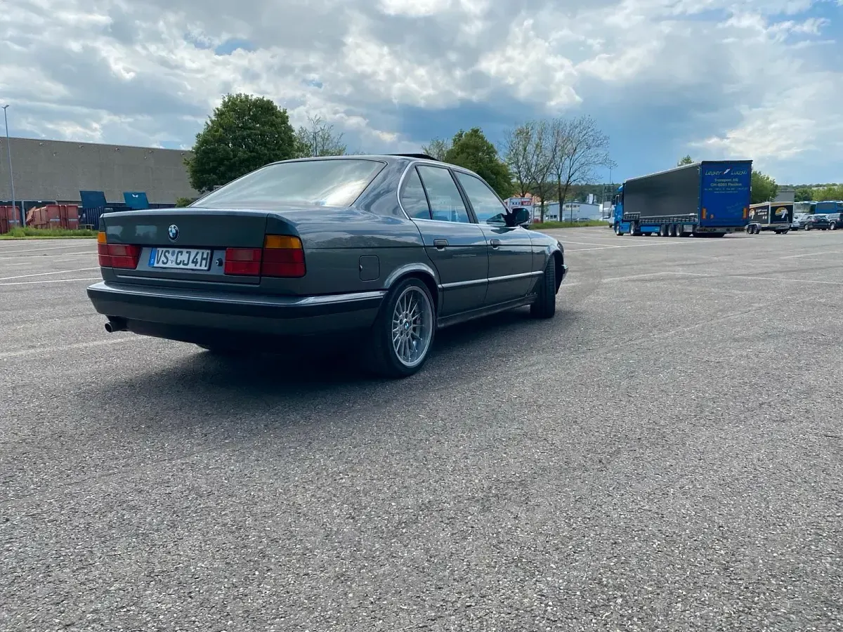 Usata BMW 520 129 CV (94 kW) 1989 Grigio Berlina