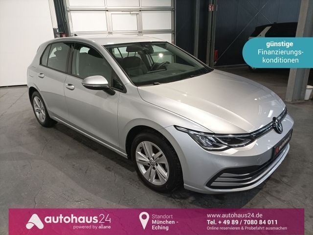 Silber Gebraucht 2021 VW Golf VIII Life Limousine | 17.330 € (Fairer Preis) - Bild 1/4