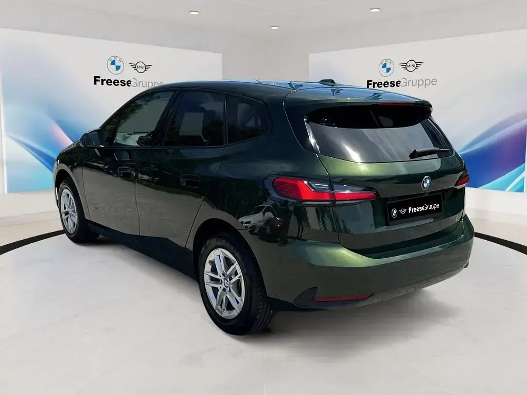 Gebraucht BMW 218 Performance 150 PS (110 kW) 2025 Grün Van / Kleinbus