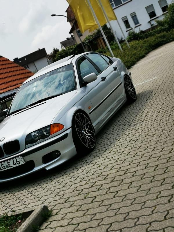 Silber Gebraucht 2000 BMW 320 Limousine | 3.700 € (Fairer Preis) - Bild 1/4