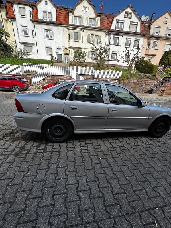 Usata Opel Vectra 2000 Grigio Berlina