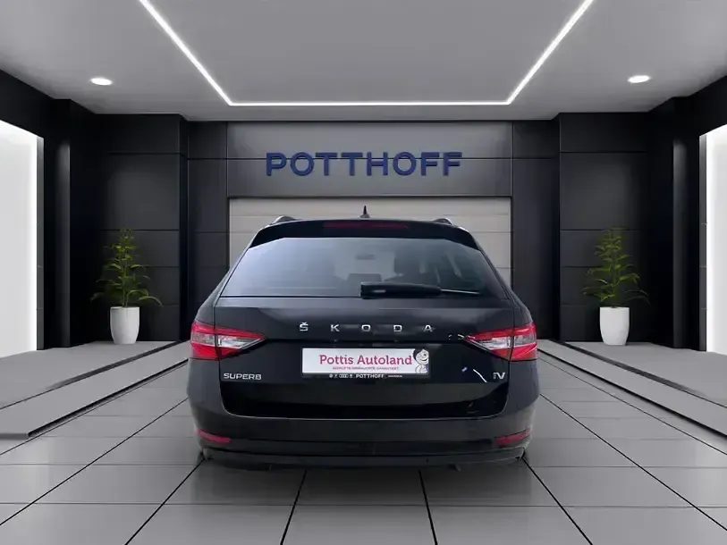 Gebraucht Skoda Superb Ambition 218 PS (160 kW) 2023 Schwarz Kombi