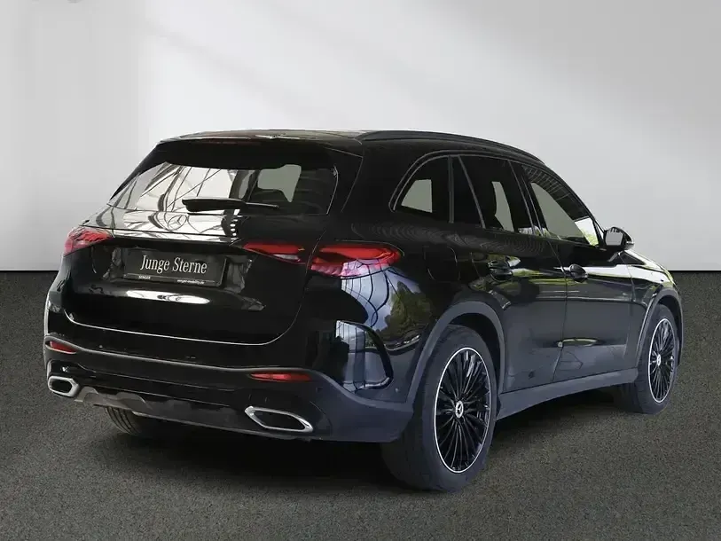 Gebraucht Mercedes GLC200 AMG 204 PS (150 kW) 2024 Unilack schwarz uni SUV
