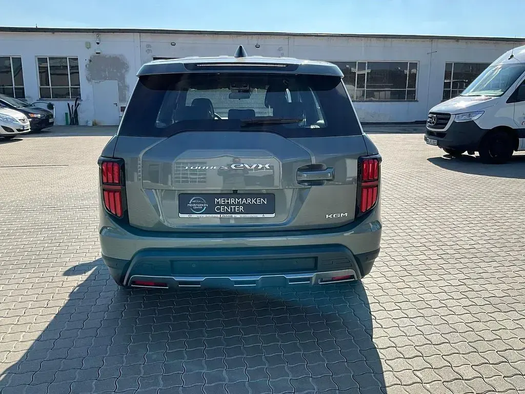 Neu KGM Torres EVX 152 kW (207 PS) 2026 Grün SUV