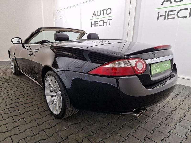Gebraucht Jaguar XK 298 PS (219 kW) 2008 Midnight black (metallic) Cabrio