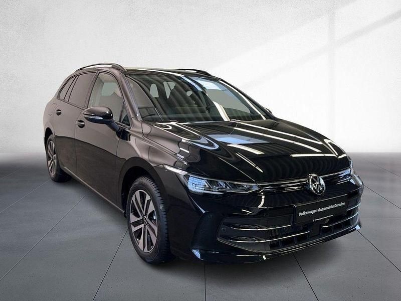 Neu VW Golf VIII 116 PS (85 kW) 2025 Schwarz Kombi