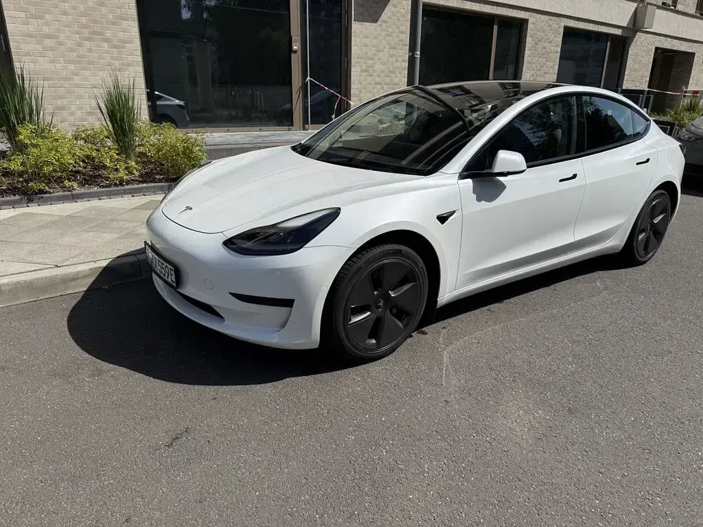 Gebraucht Tesla Model 3 Standard Range Plus 239 kW (325 PS) 2021 Weiß Limousine