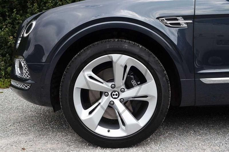 Second-hand Bentley Bentayga 435 CP (319 kW) 2018 Gri SUV