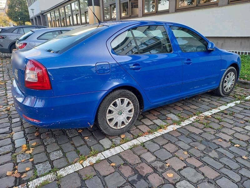 Usado Skoda Octavia 102 HP (75 kW) 2009 Azul Sedan