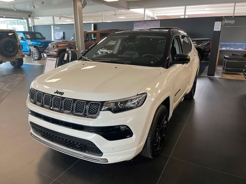 Weiß Gebraucht 2023 Jeep Compass SUV | 35.495 € (Teuer) - Bild 1/4