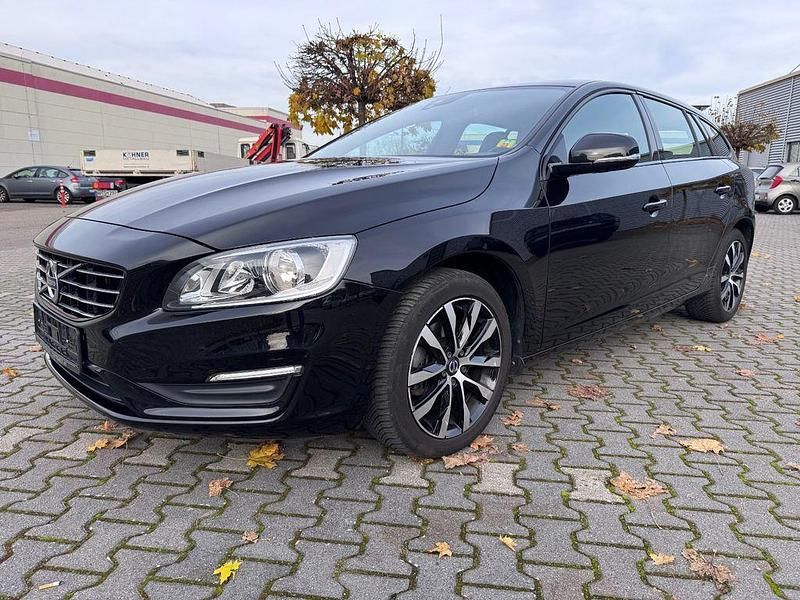 Schwarz Gebraucht 2018 Volvo V60 Linje Svart Kombi | 17.299 € (Fairer Preis) - Bild 1/4