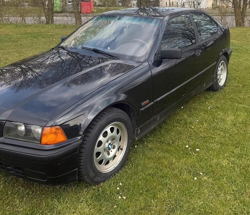 Gebraucht BMW 316 102 PS (75 kW) 1995 Schwarz Coupé